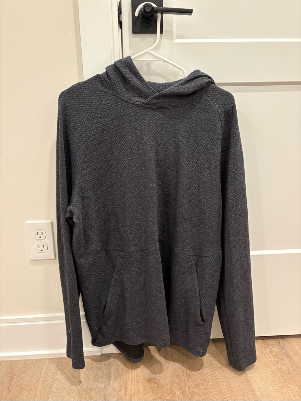 Lululemon At Ease Hoodie in Dark Grey Size Large